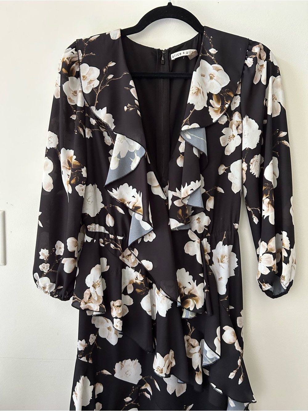Alice + Olivia Kye Ruffle Floral Print Crepe Midi Dress - Picture 8 of 14